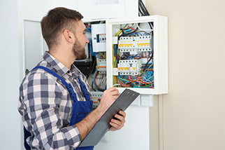 Biztosítéktábla korszerűsítése, cseréje - Villanyszerelés Pécs és baranya - likevillanyszereles.hu Biztosítéktábla korszerűsítése, cseréje - Villanyszerelés Pécs és baranya - likevillanyszereles.hu